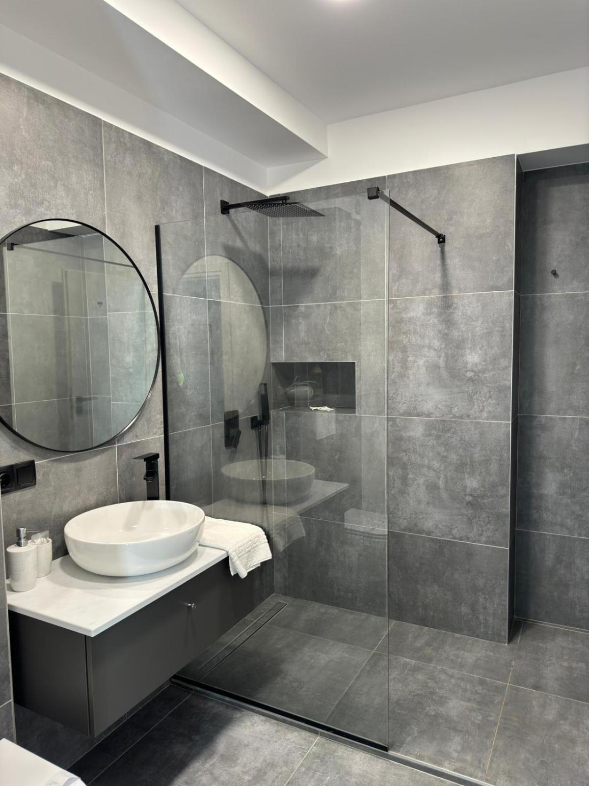The Nest Apartment Minimalist คลูจ-นาโปกา ภายนอก รูปภาพ